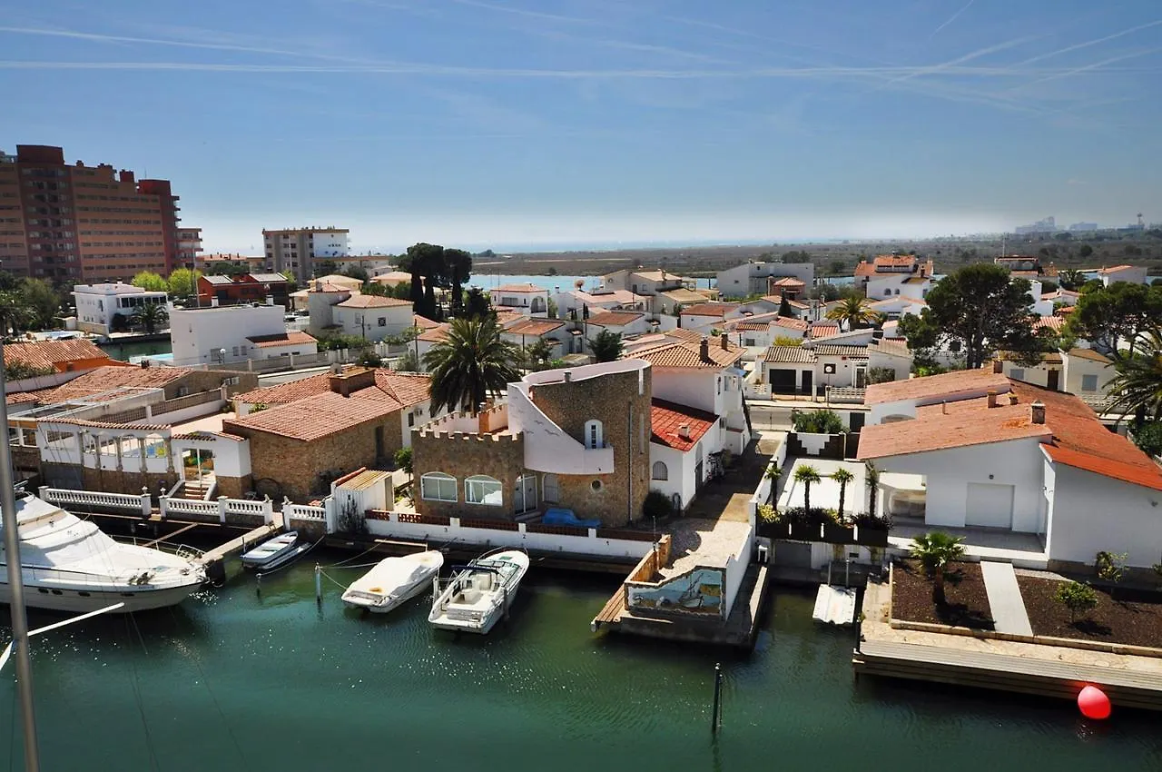 1153 Les Marines Garbi Apartment Roses